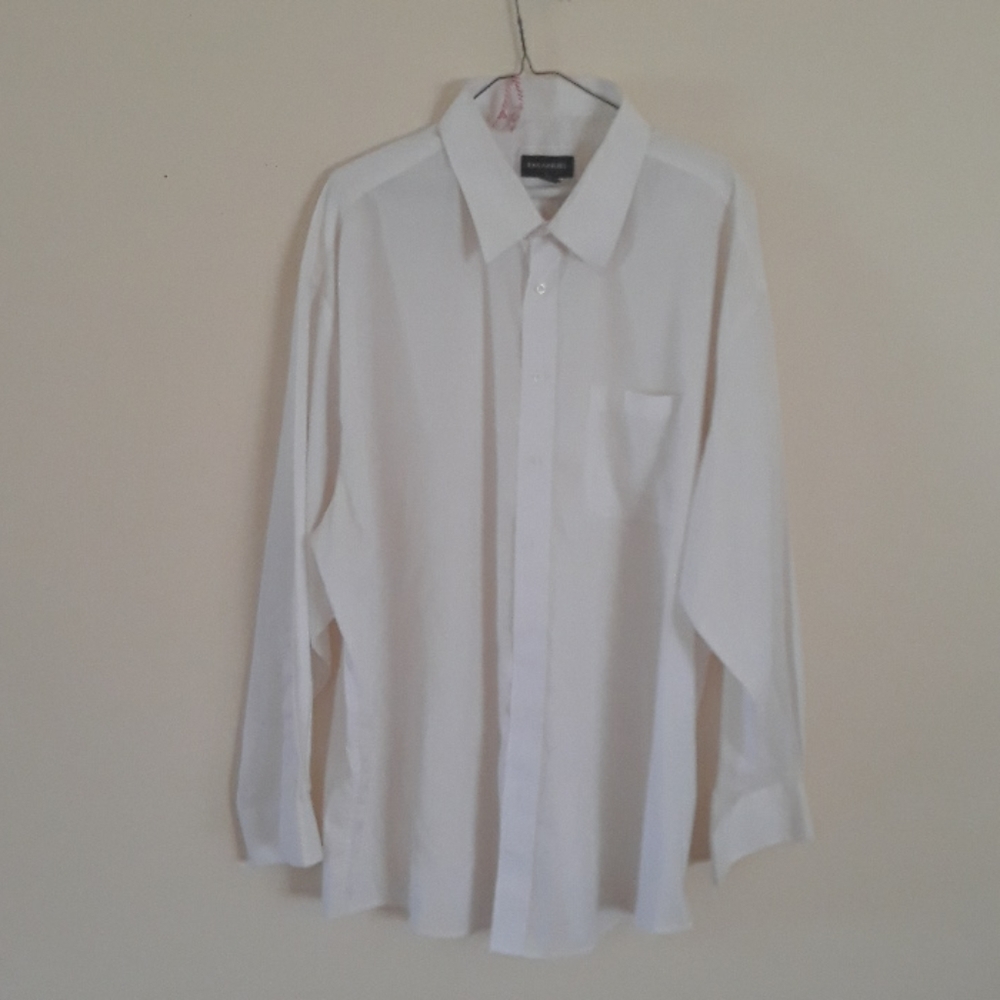 Long sleeve dress shirt.